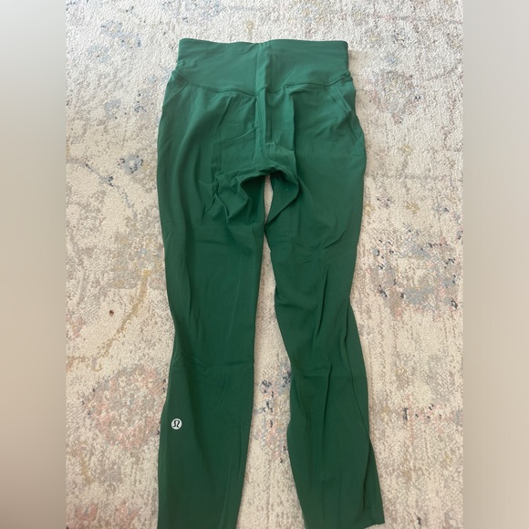 Green Cropped Lululemon Leggings 25” Size 8! - Picture 2 of 3